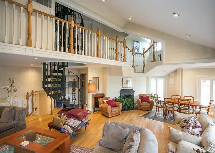 O\'Connell Bridge Apartments