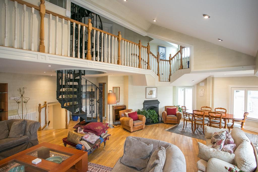 O'connell Bridge Apartment